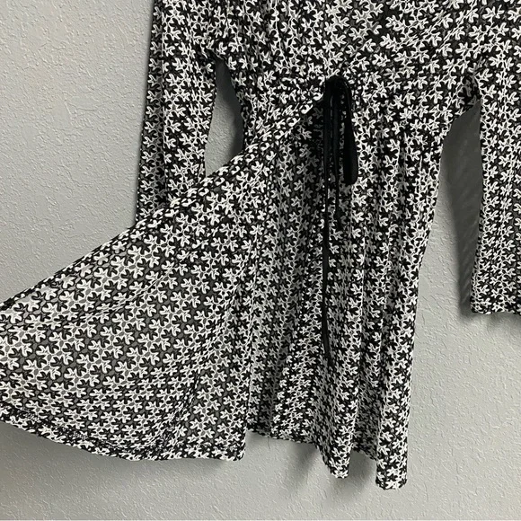 Eyelet Swim Coverup Beachwear Womens Size Medium Long Sleeve Adjustable Waist - Picture 3 of 6